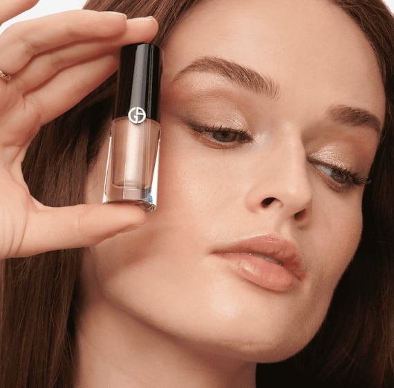 EYE TINT LIQUID EYESHADOW